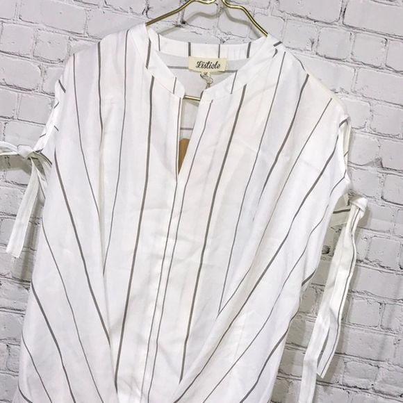LISTICLE White Blouse with hi-low style - Picture 1 of 8